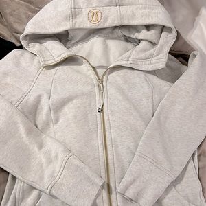 Lululemon women’s zip up hoodie